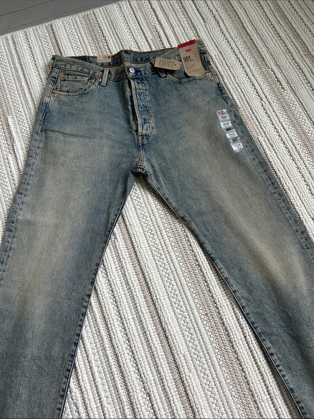 Levi's Men’s Relaxed Jeans - Light Blue Wash